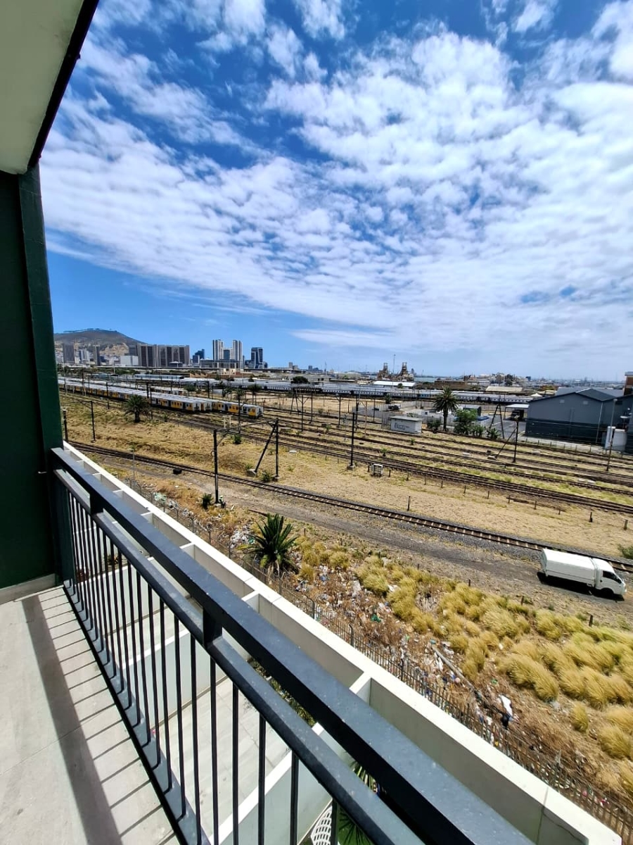 1 Bedroom Property for Sale in Woodstock Western Cape